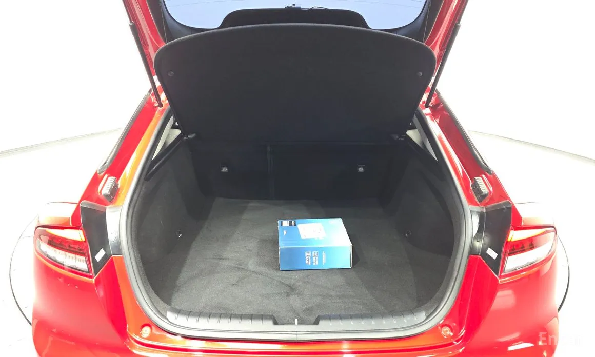 Фото 20 - Kia Stinger