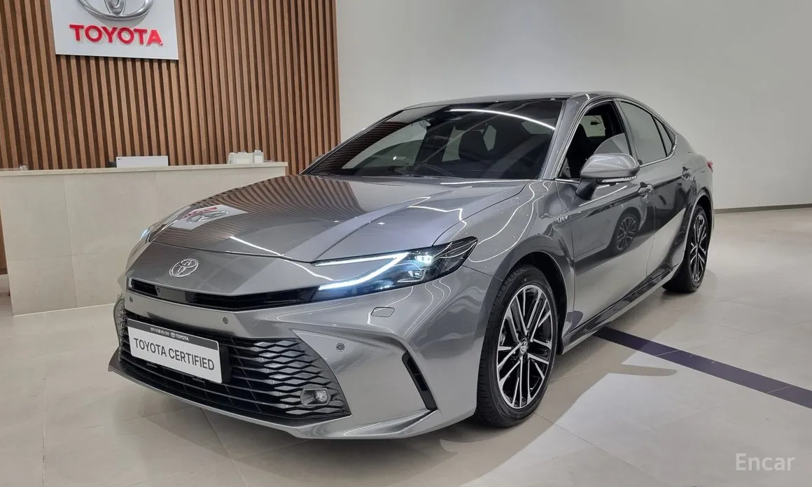 Фото 1 - Toyota Camry