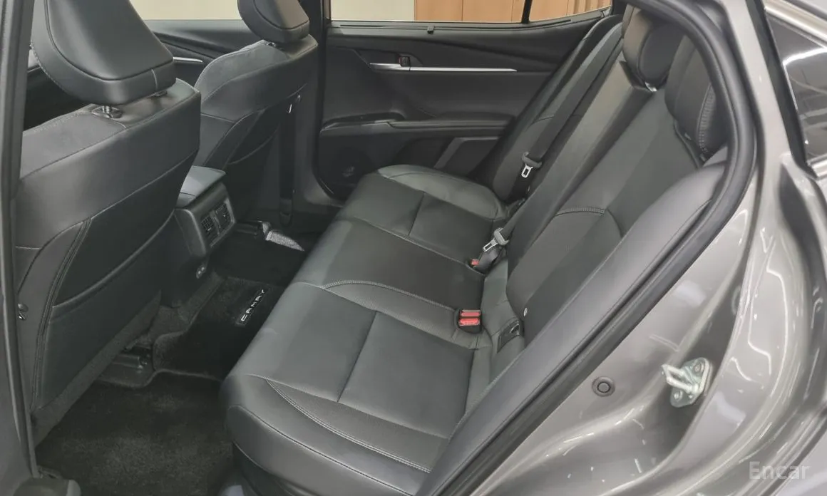 Фото 11 - Toyota Camry