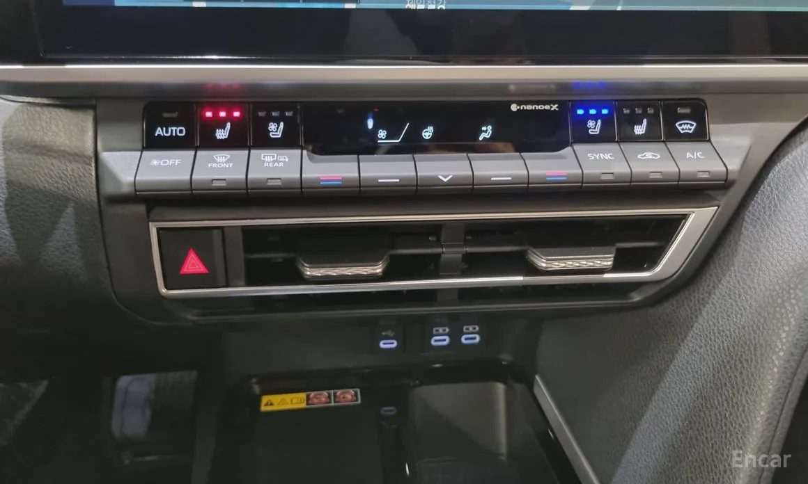 Фото 15 - Toyota Camry