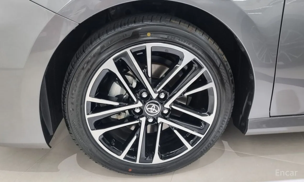 Фото 5 - Toyota Camry