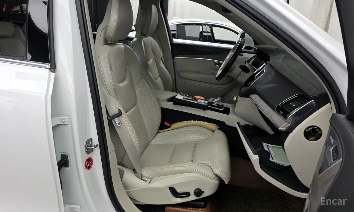 Фото 11 - Volvo XC90