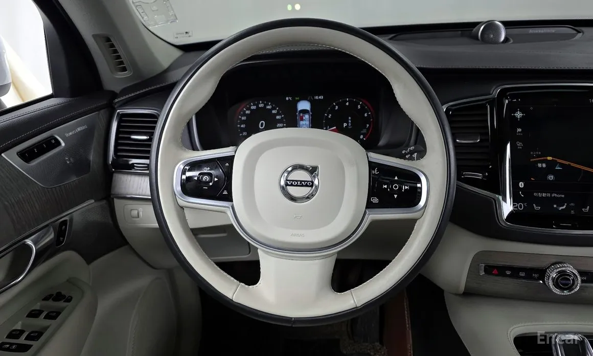 Фото 13 - Volvo XC90