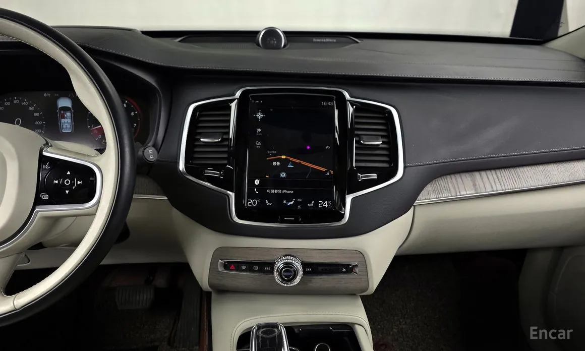 Фото 14 - Volvo XC90