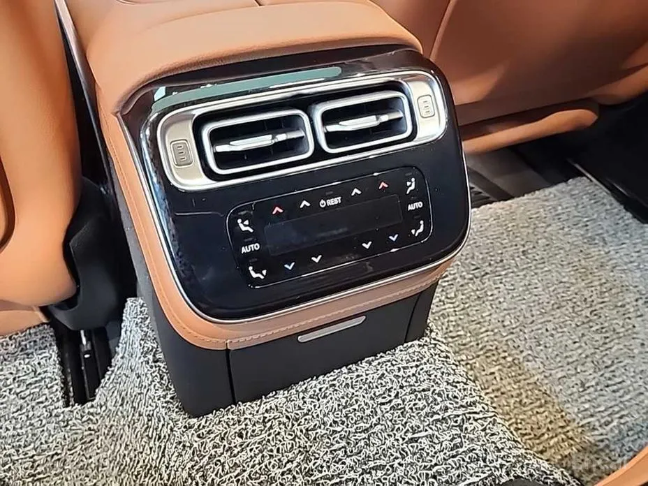 Фото 13 - Mercedes-Benz S-Class