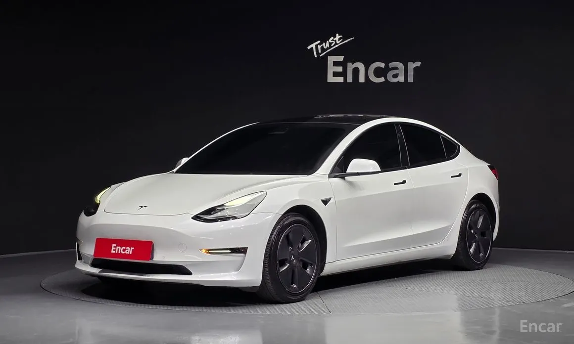 Фото 1 - Tesla Model 3