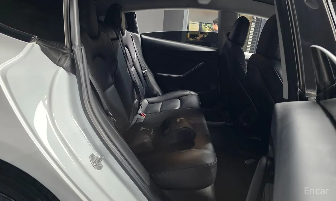 Фото 12 - Tesla Model 3