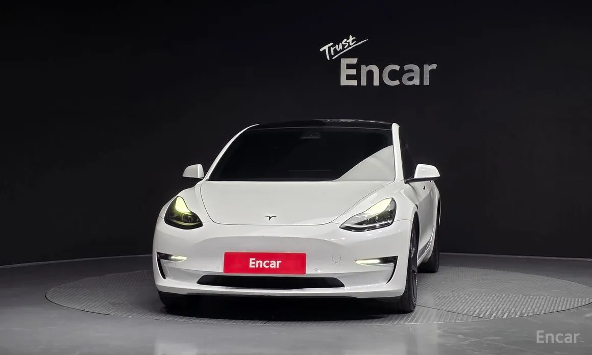 Фото 3 - Tesla Model 3