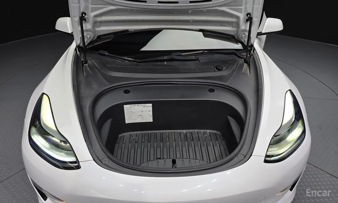 Фото 6 - Tesla Model 3