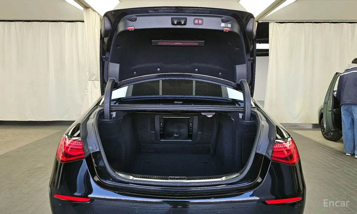 Фото 20 - Mercedes-Benz S-Class