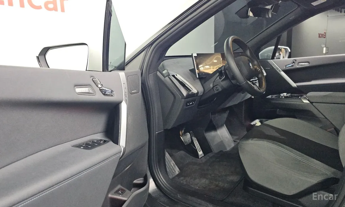 Фото 10 - BMW iX