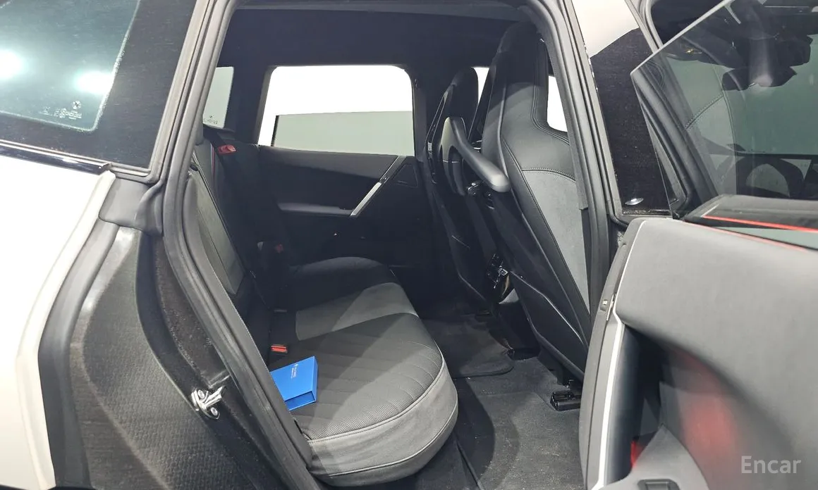 Фото 12 - BMW iX