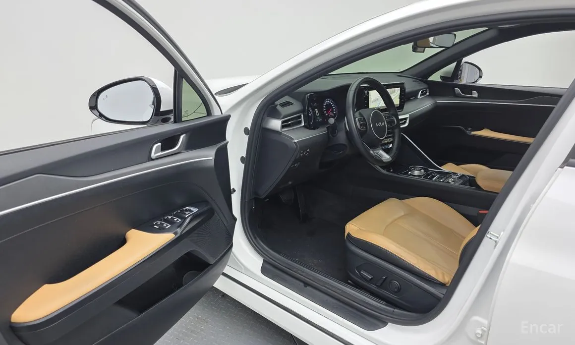 Фото 10 - Kia K5