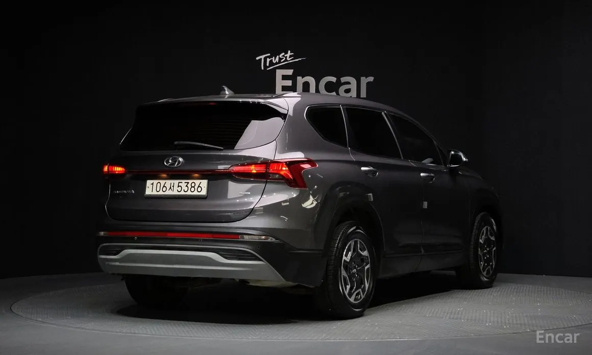 Фото 2 - Hyundai Santa Fe