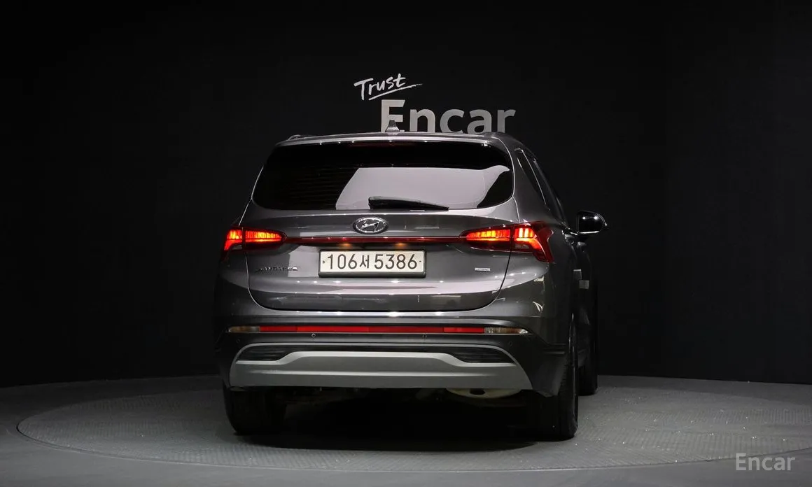 Фото 4 - Hyundai Santa Fe