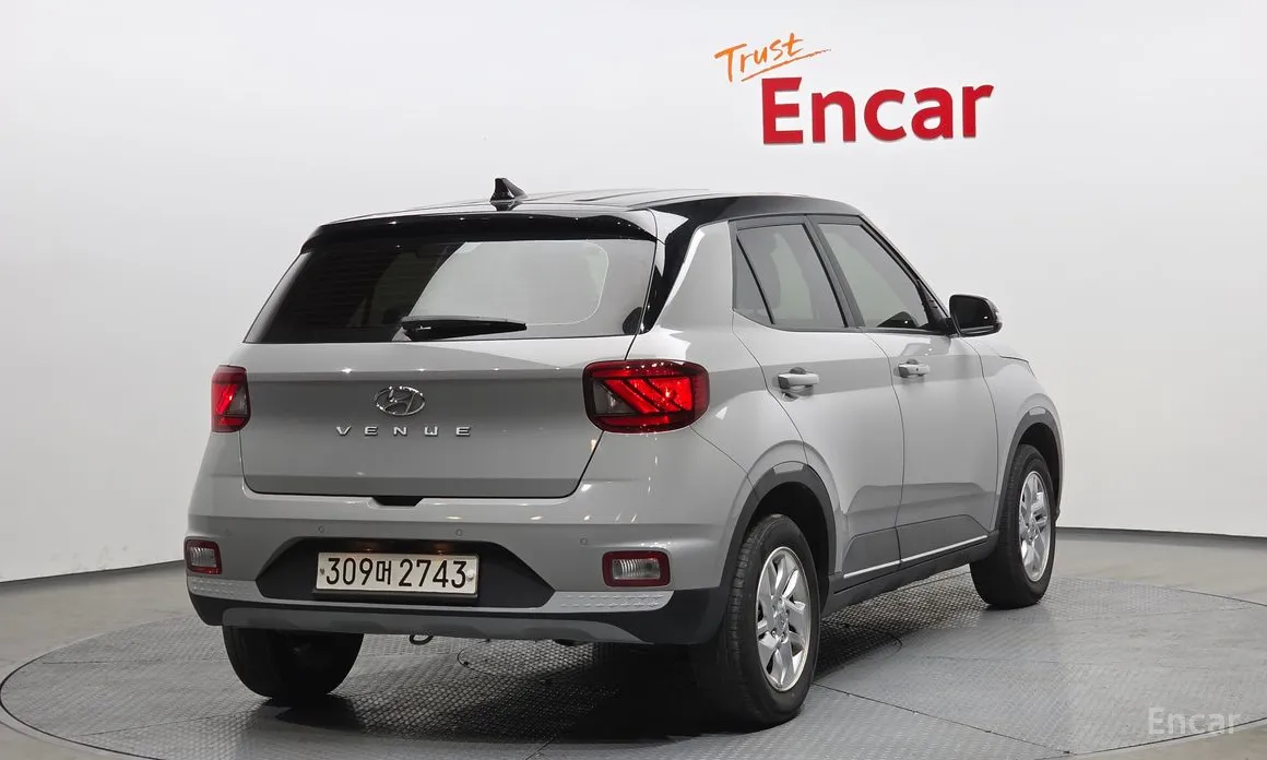 Фото 2 - Hyundai Venue