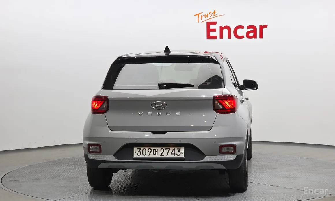 Фото 4 - Hyundai Venue
