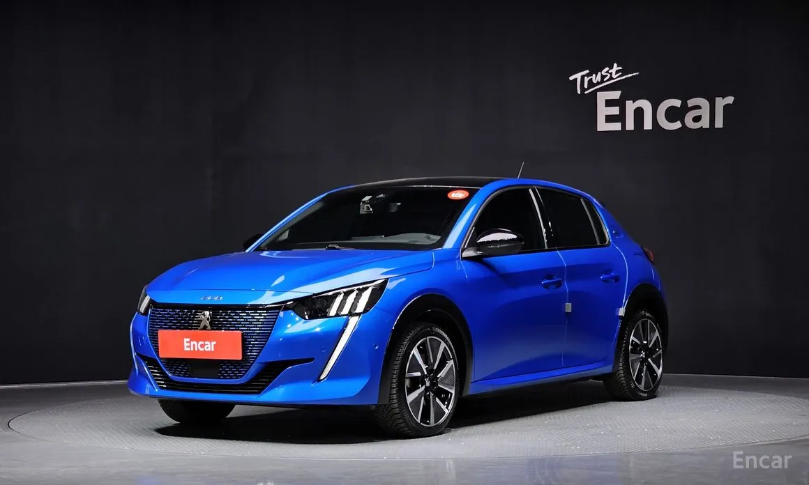 Фото 1 - Peugeot 208