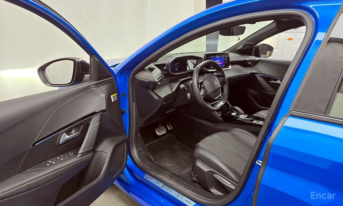 Фото 10 - Peugeot 208