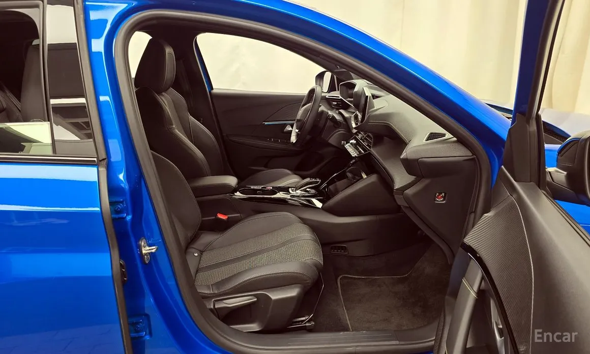 Фото 11 - Peugeot 208