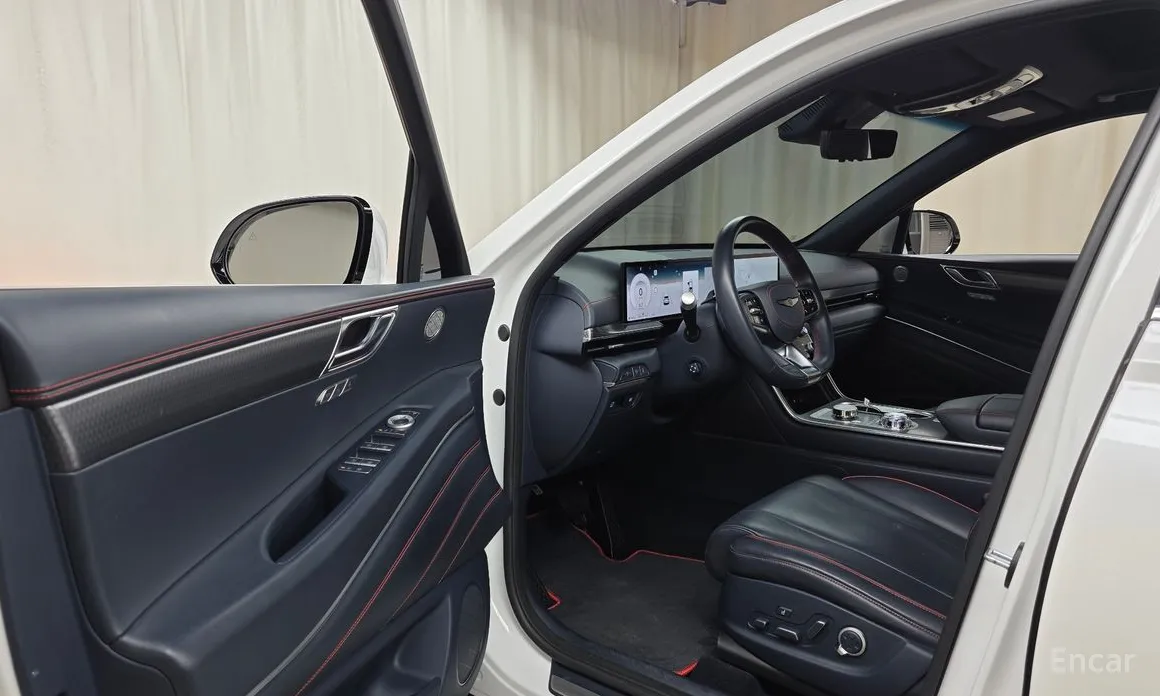 Фото 10 - Genesis GV80