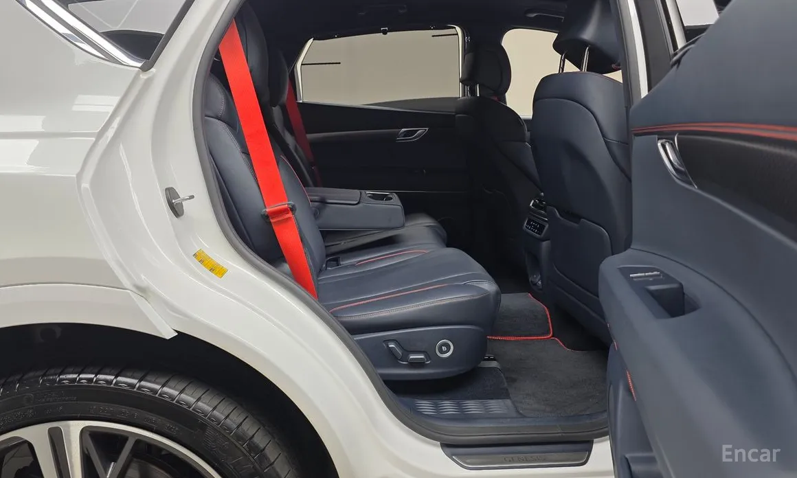 Фото 12 - Genesis GV80