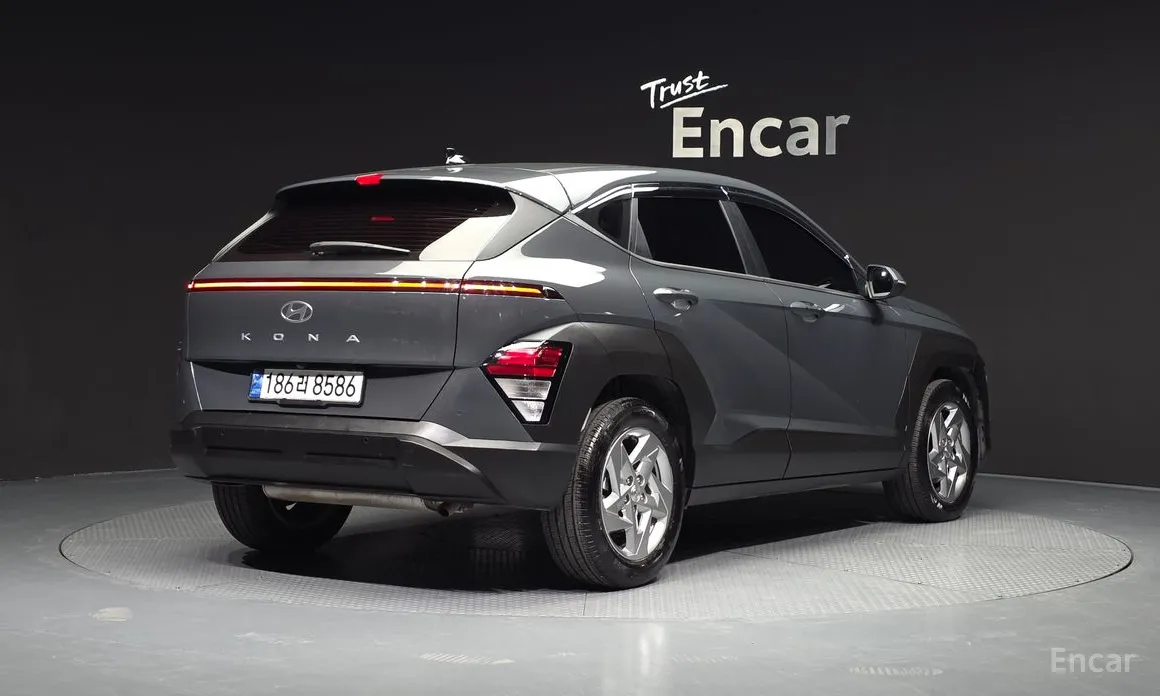 Фото 2 - Hyundai Kona