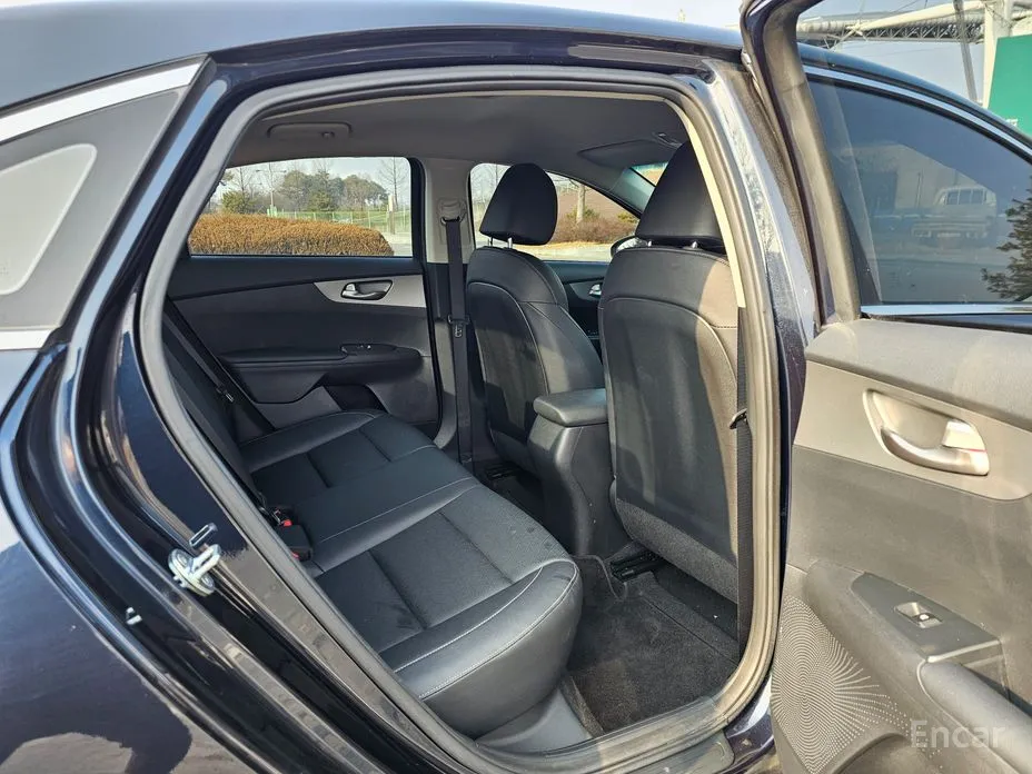 Фото 12 - Kia K3