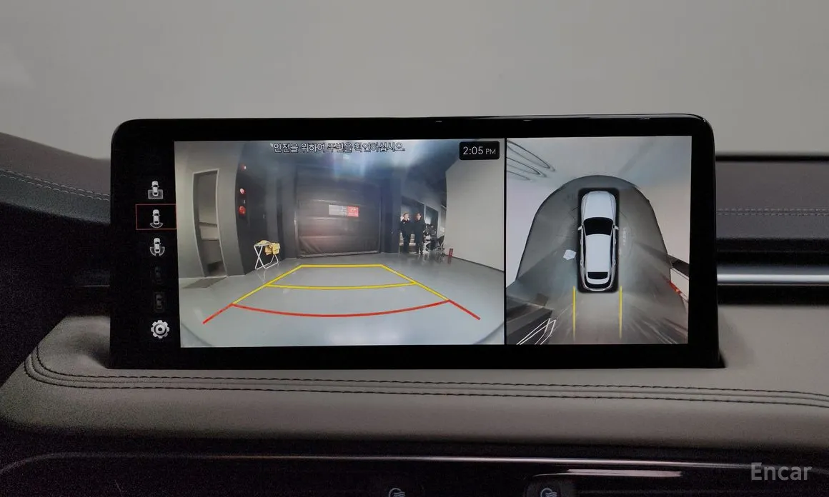 Фото 15 - Genesis G70