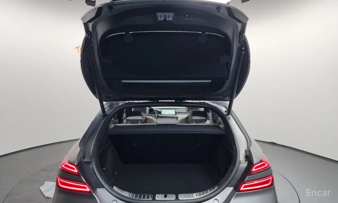 Фото 20 - Genesis G70