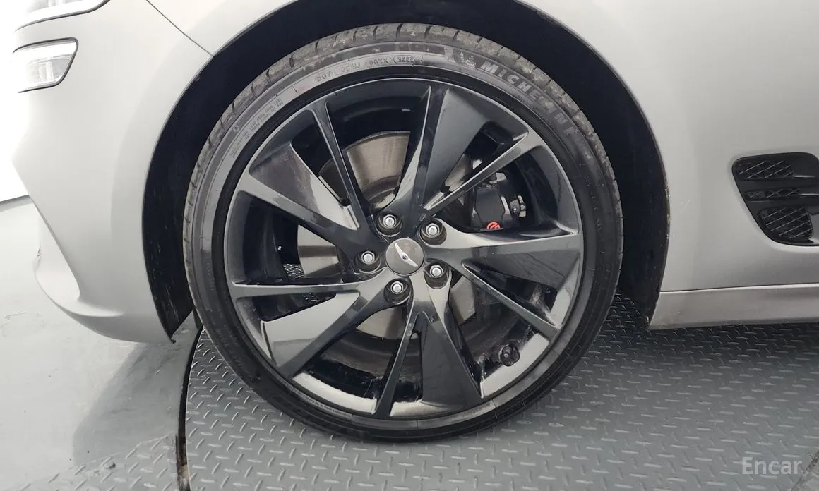 Фото 5 - Genesis G70