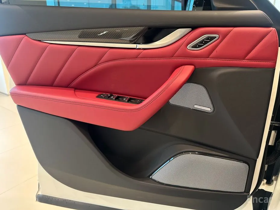 Фото 13 - Maserati Levante