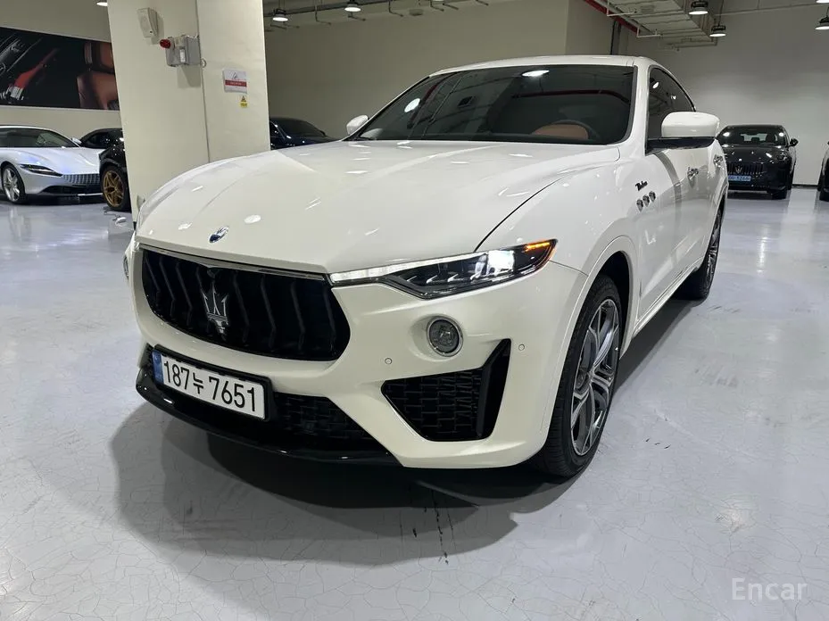 Фото 1 - Maserati Levante