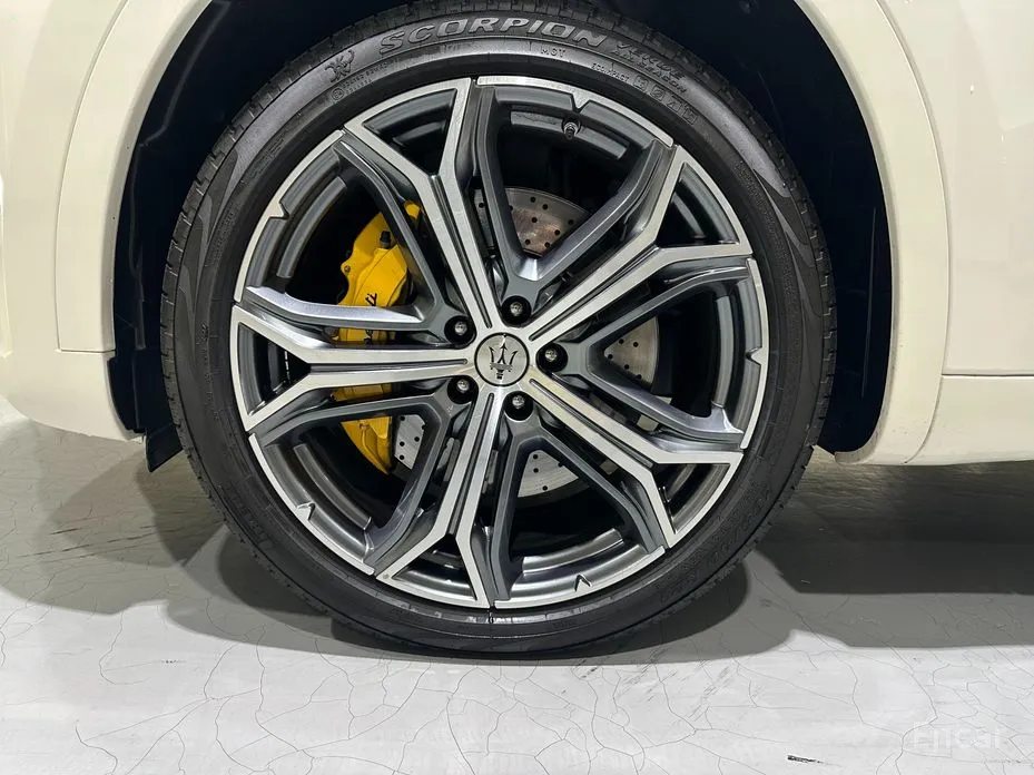 Фото 5 - Maserati Levante