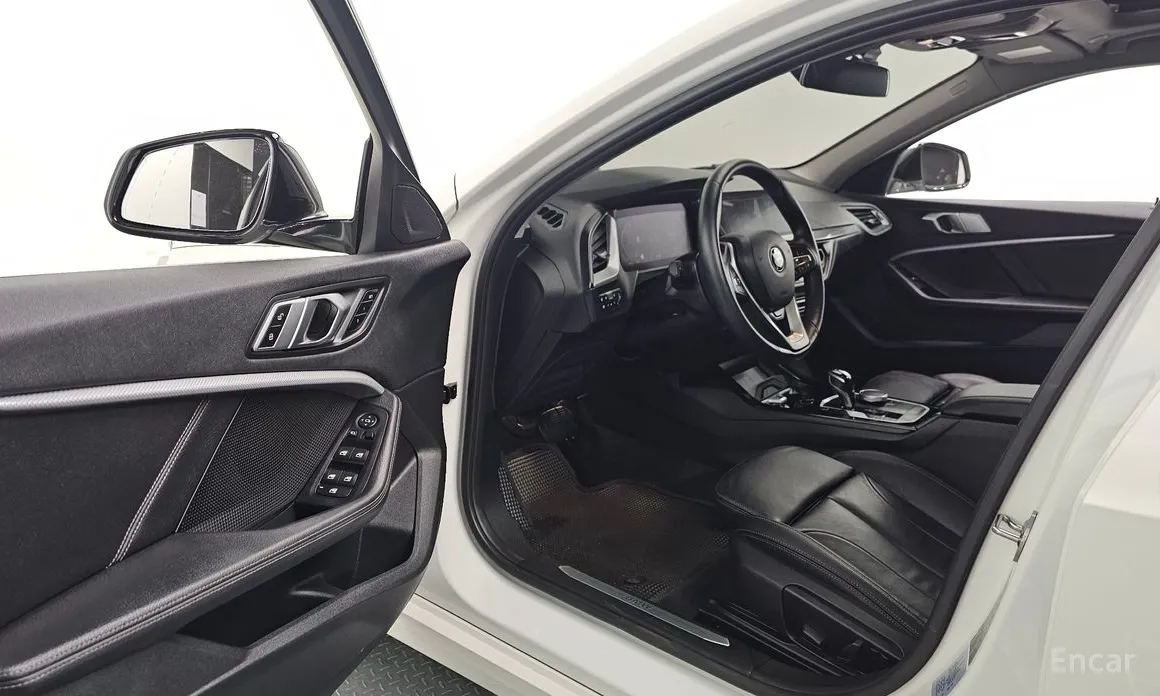 Фото 11 - BMW 1 Series