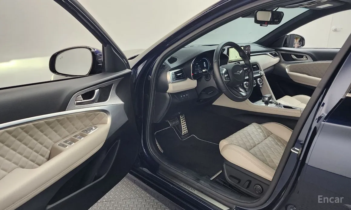 Фото 10 - Genesis G70