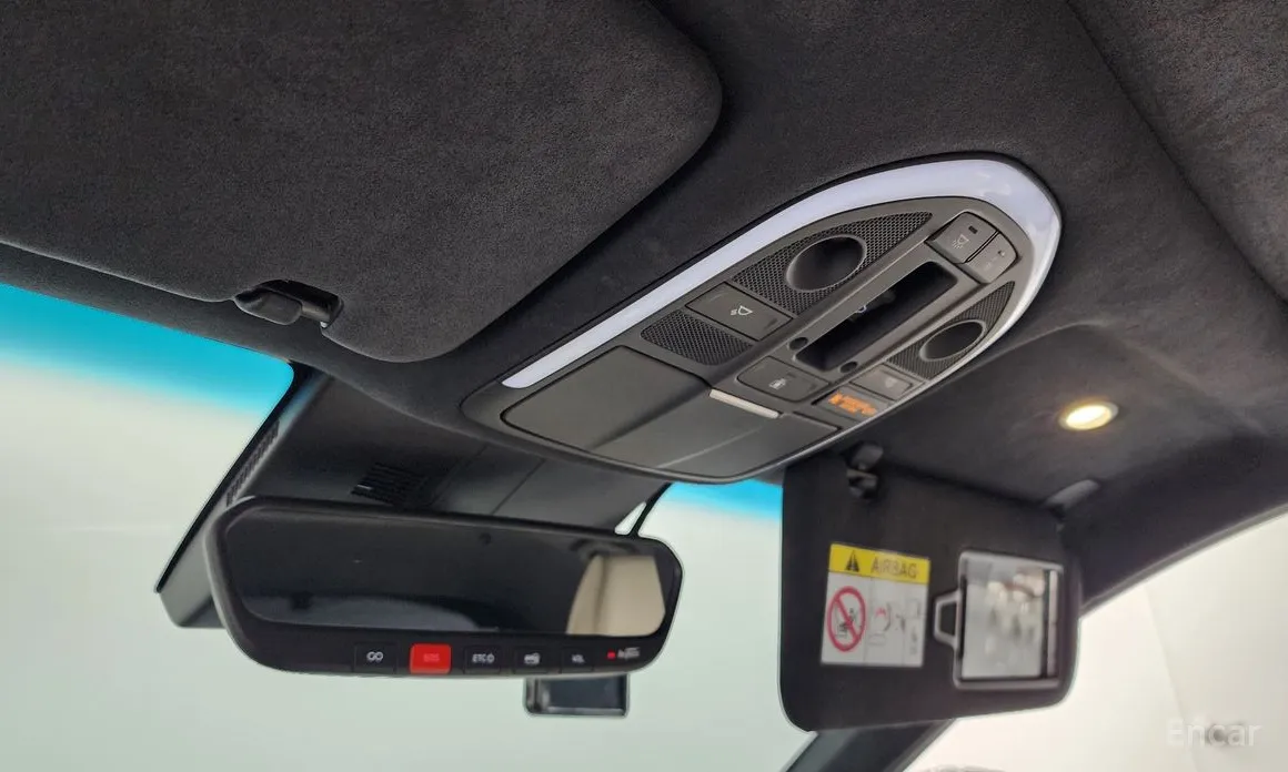 Фото 17 - Genesis G70