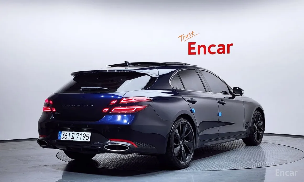 Фото 2 - Genesis G70