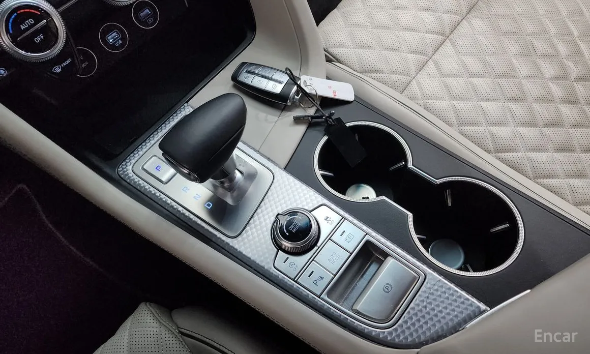 Фото 9 - Genesis G70