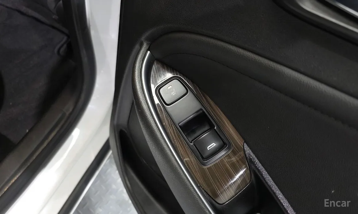 Photo 18 - Chevrolet Malibu