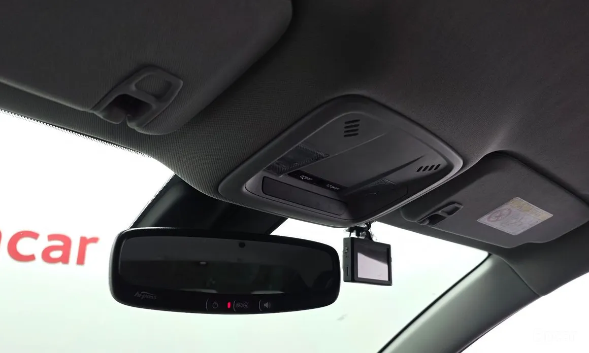 Photo 19 - Chevrolet Malibu