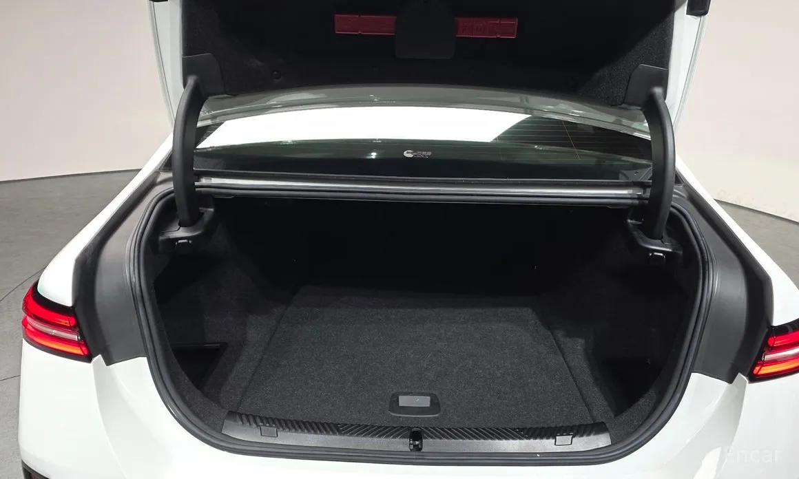 Фото 20 - BMW i5