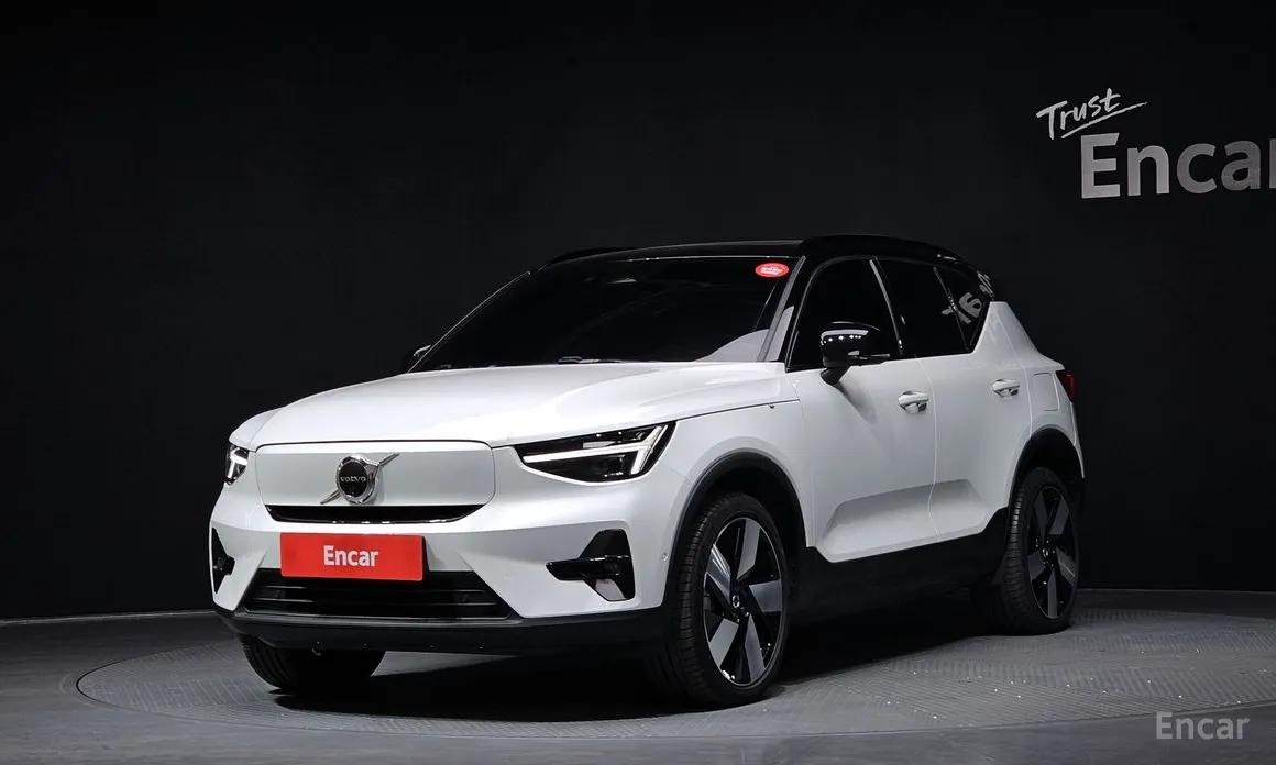 Фото 1 - Volvo XC40