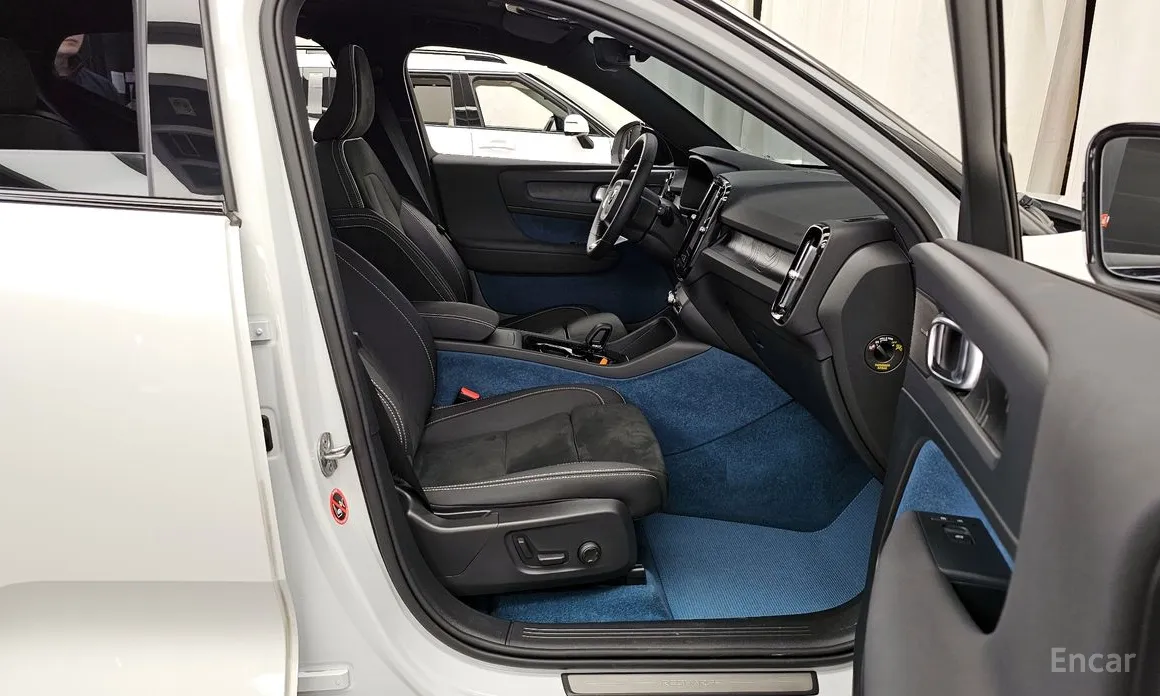 Фото 11 - Volvo XC40