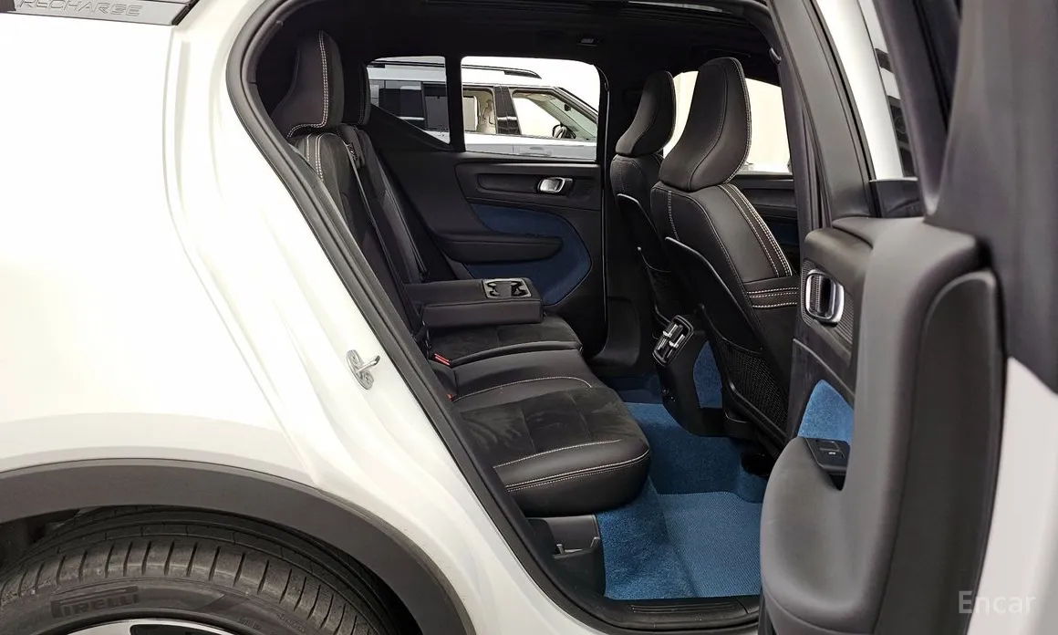 Фото 12 - Volvo XC40