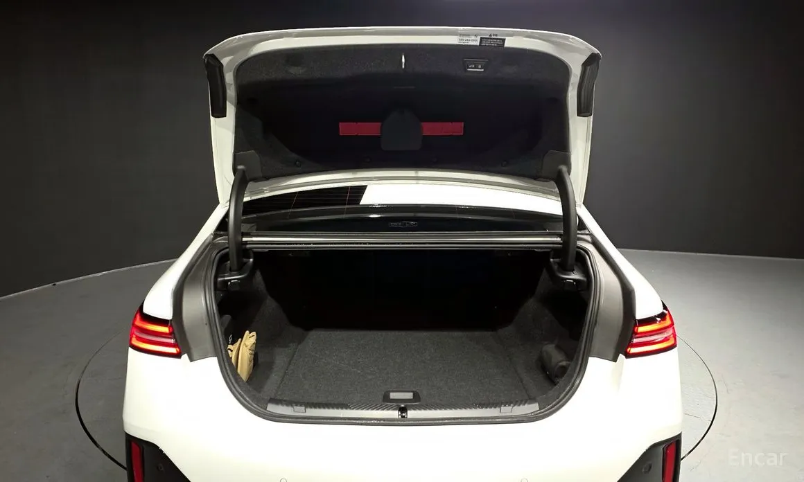 Фото 20 - BMW i5