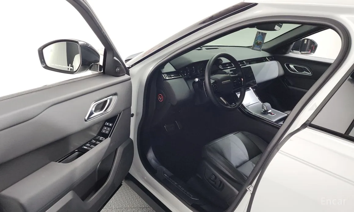 Фото 10 - Land Rover Range Rover Velar