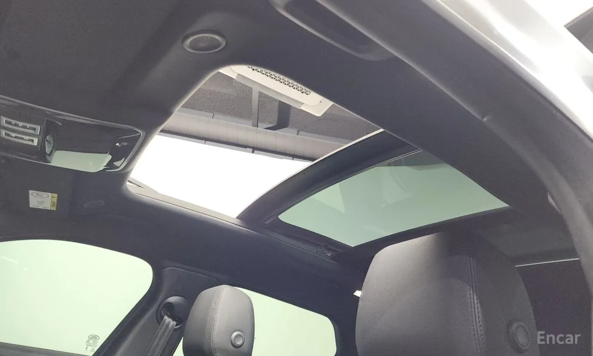 Фото 18 - Land Rover Range Rover Velar