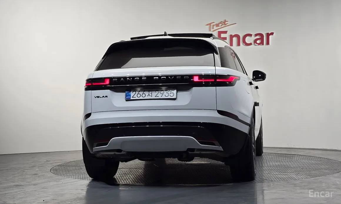 Фото 4 - Land Rover Range Rover Velar