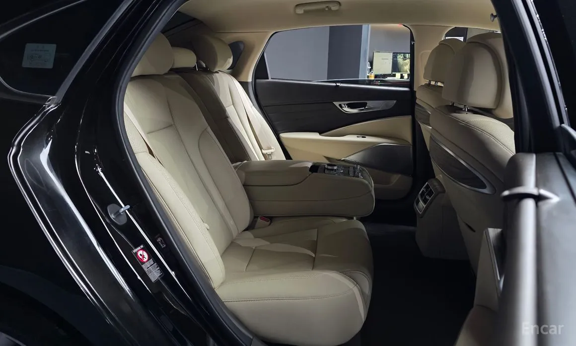 Фото 12 - Kia K9